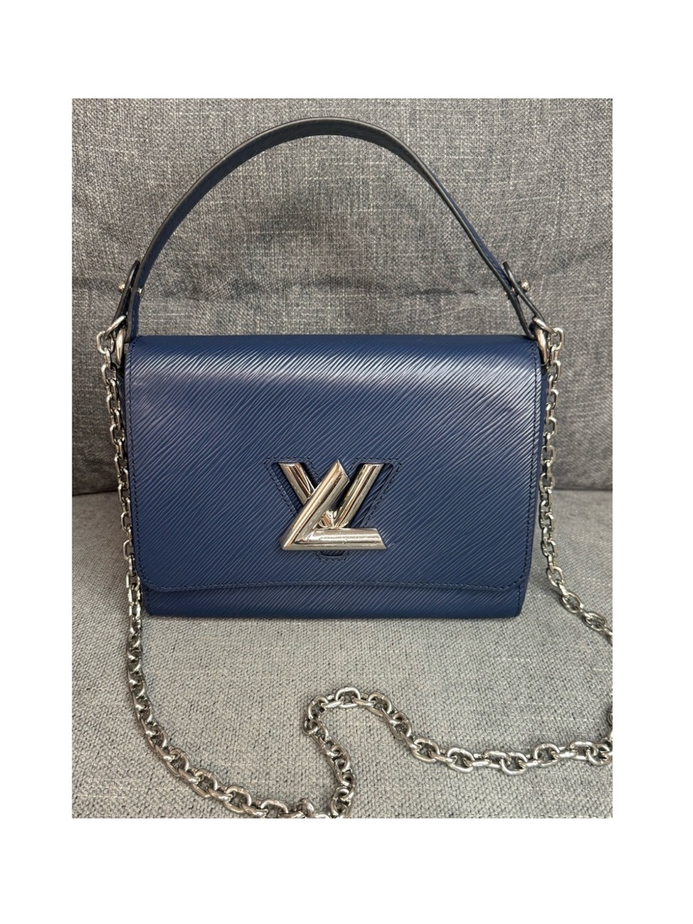 Louis Vuitton TWIST MM epi leather navy blue chain bag